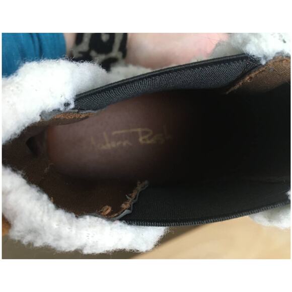 Warm and Cute Modern Rush Size 7 Pull On Bootie With 2' heel - Picture 5 of 6